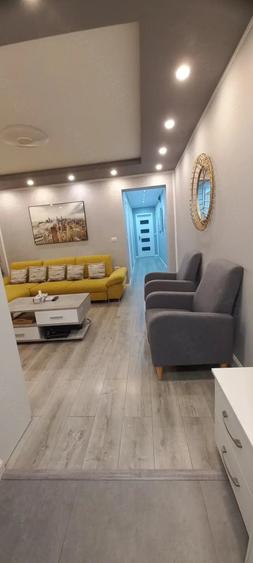 Apartament cu 4 camere semidecomandat în Central