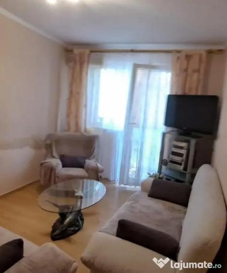 Apartament cu 3 camere semidecomandat în Tomis Nord