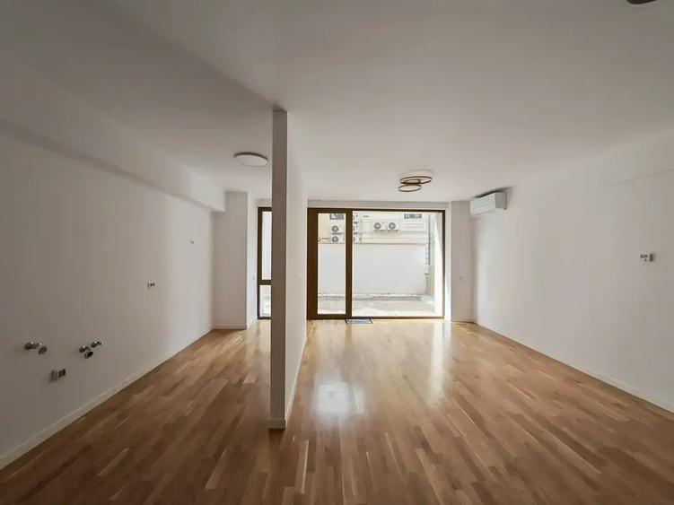Apartament cu 4 camere decomandat în Știrbei Vodă