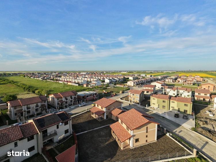 Casă cu 6 camere cu Teren 589 Mp în Săcălaz