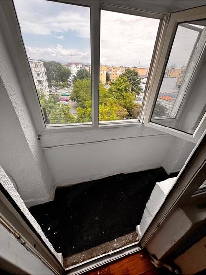 Garsonieră decomandată în 9 Mai