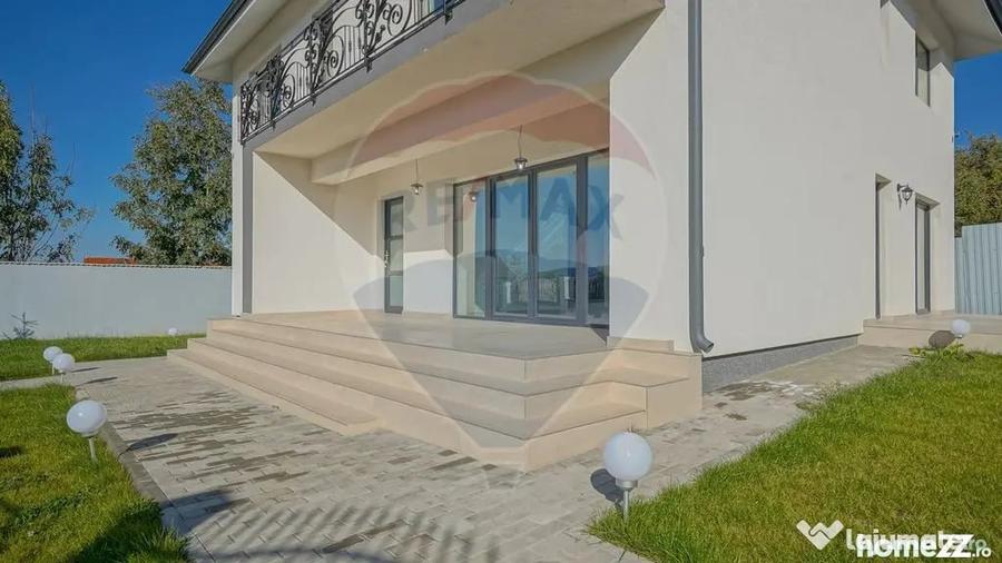 Casă cu 5 camere cu Teren 400 Mp în Bunloc