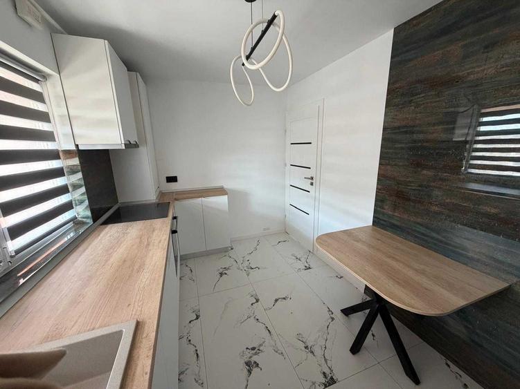 Apartament cu 3 camere decomandat în Alexandru cel Bun