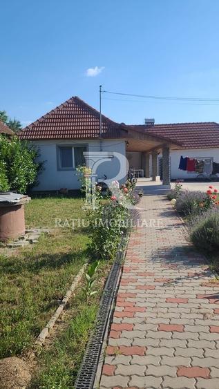 Casă individuală cu 3 camere cu Canalizare în Picleu