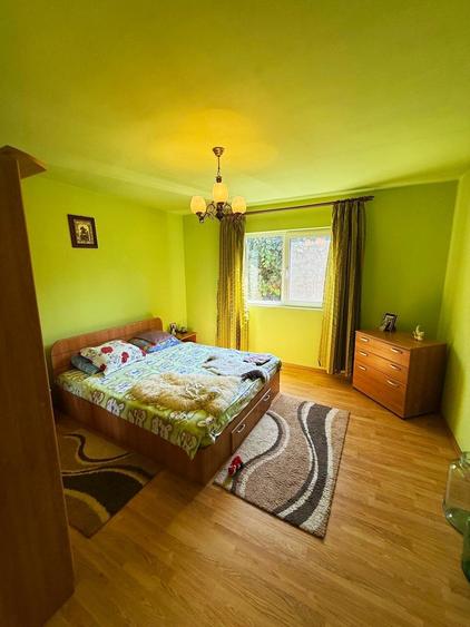 Casă cu 6 camere cu Teren 1500 Mp în Călugăreni