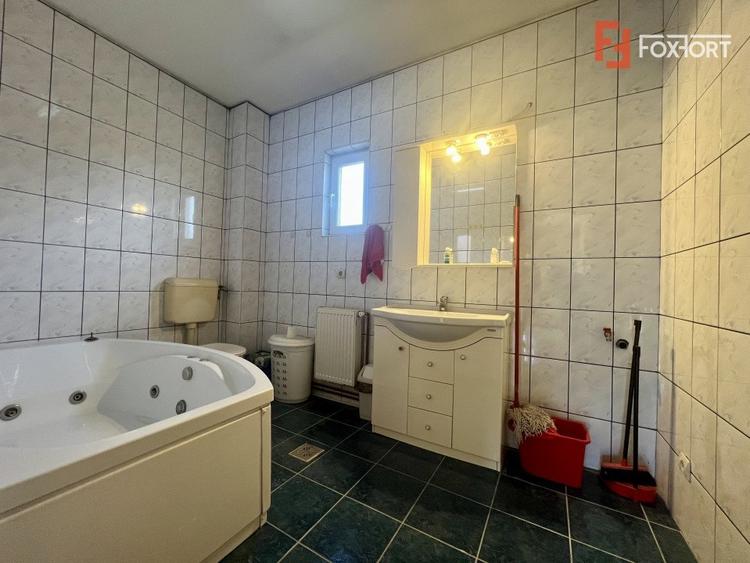 Casa individuala cu 7 camere si teren de 358 mp de vanzare, zona Girocului - 8