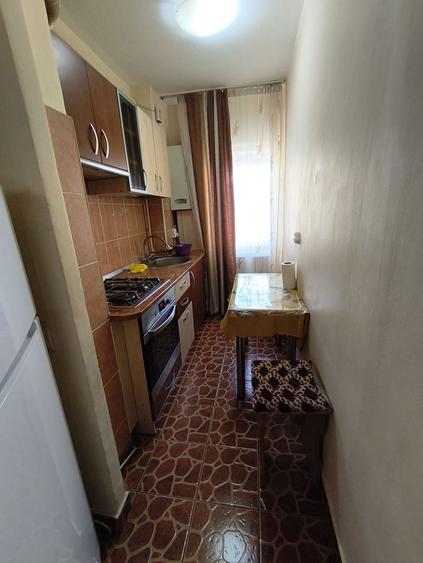 Ofer spre inchiriere garsoniera Mioveni,etaj 3 - 4