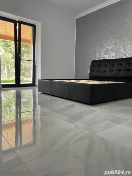 Vand casa cu 2500mp de teren. Zona frumoasa ?i lini?tita! - 1