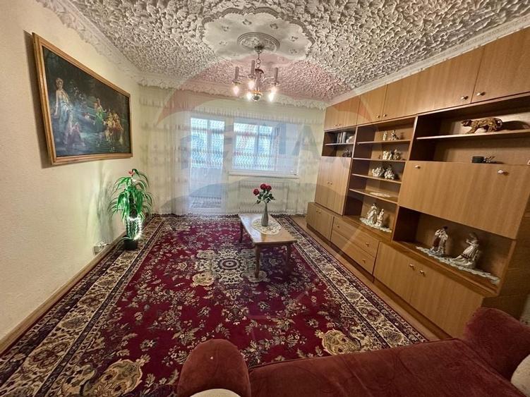 Apartament cu 3 camere de v&acirc;nzare &icirc;n zona Nord - 9