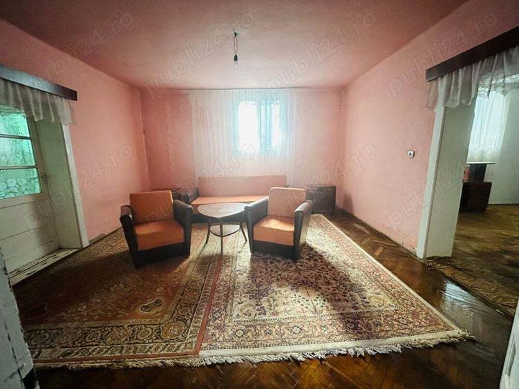 Proprietar, vand casa la sat 2100 mp - 2