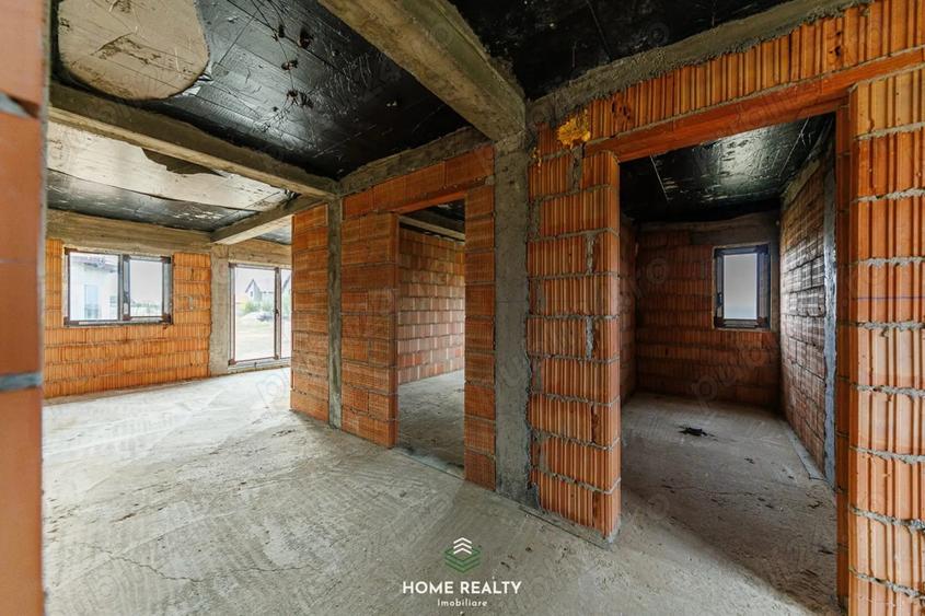 Se vinde- Casa in ?andra(cartierul nou):interior la rosu exterior la gri - 4