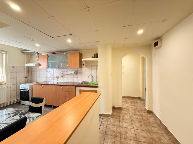 Ap. 2 camere , decomandat , centrala pe gaz - Aradului - 6