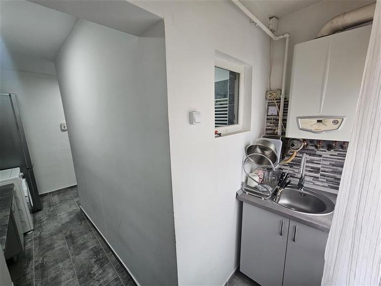 Resita, Garsoniera, Renovata, Mobilata+Utilata, Et. 2, Micro 4 - 23