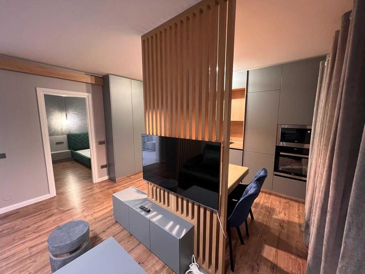 Se ofera spre inchiriere 2 camere - lux - loc de parcare inclus - 4