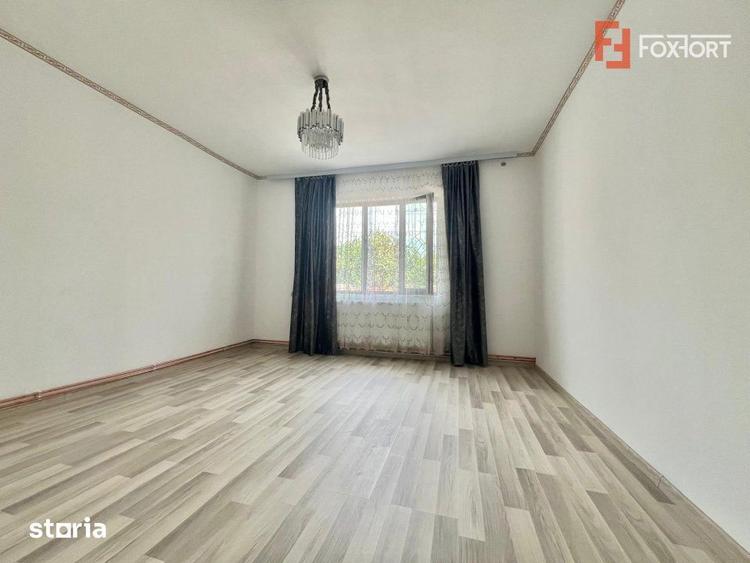 Casa Individuala de vanzare cu 3 camere si teren de 486 mp, zona Plopi - 1