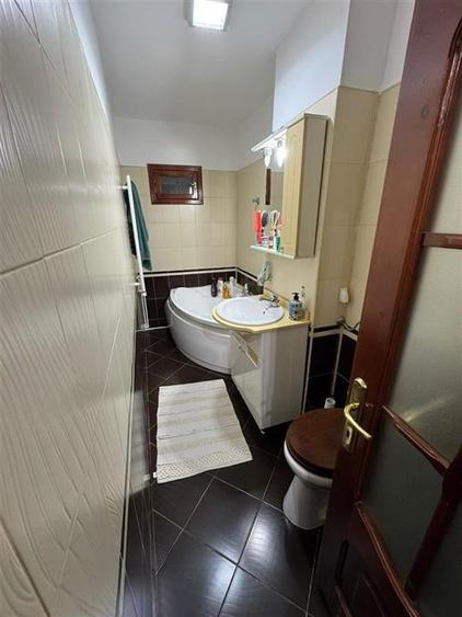 Apartament 3 camere, etaj 3 , zona Liceul Pedagogic, mobilat - 13