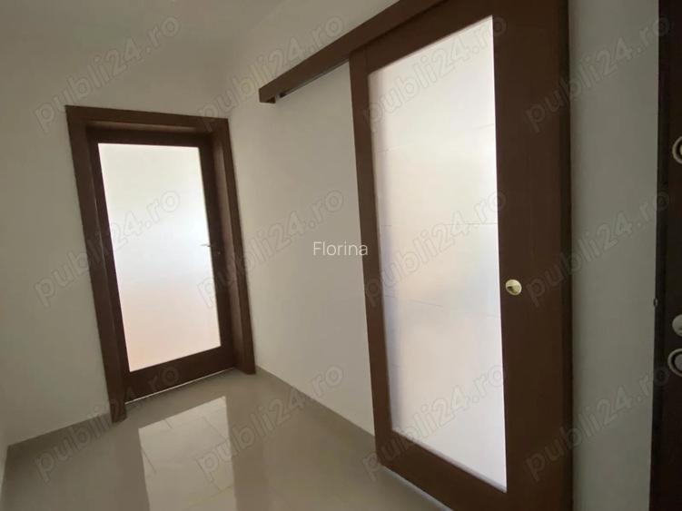 Vand apartament 3 camere, zona centrala