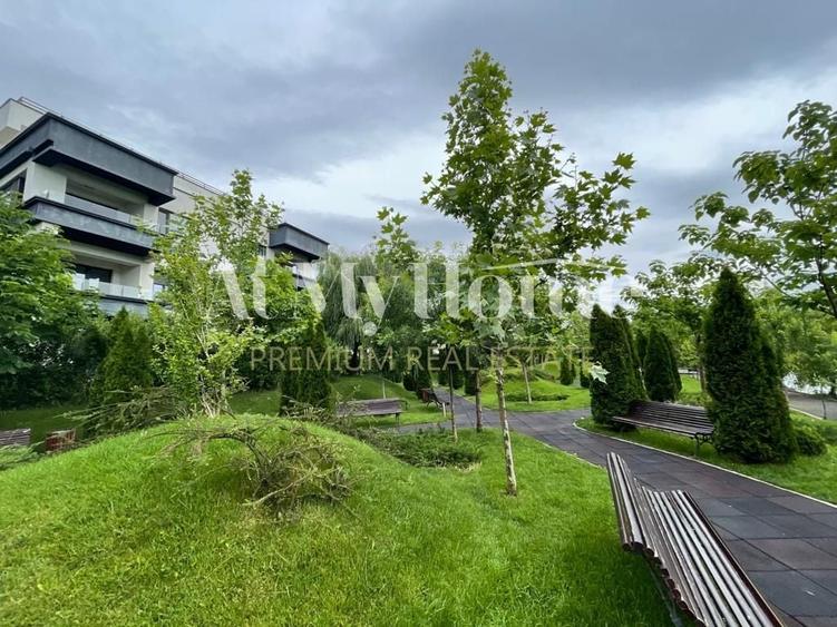 Penthouse cu 5 camere decomandat, mobilat în Barbu Văcărescu