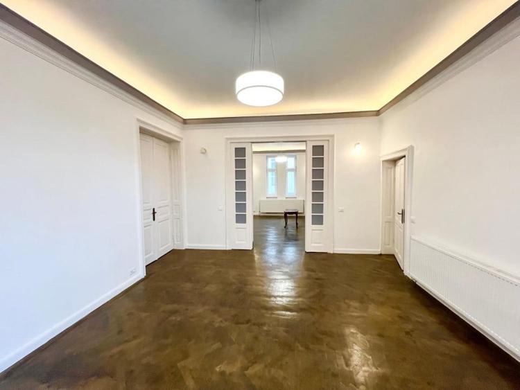 SPATIU DEOSEBIT VILA / PARTIAL MOBILAT SI UTILAT - 6