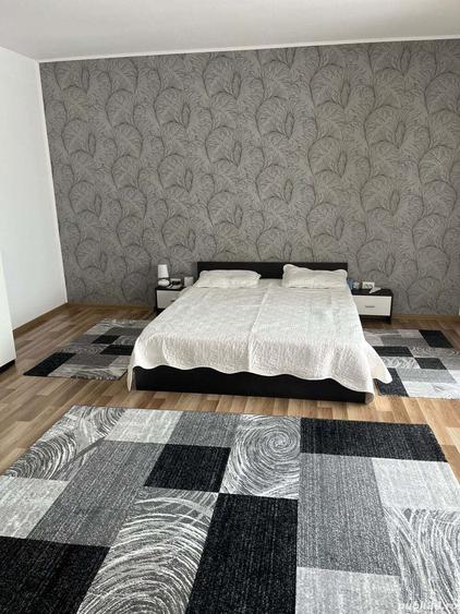 Vand casa P+1- 325 mp, anexa 225 ?i 1100 mp teren aferent, in Caransebes , Aleea.Sportivilor , nr.1 - 8