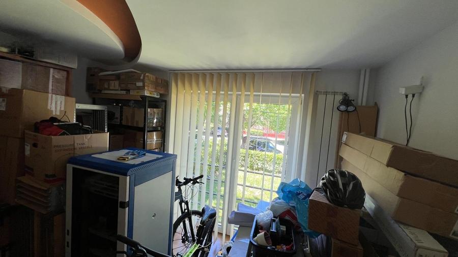 Apartament 2 camere transformat in spatiu - 2