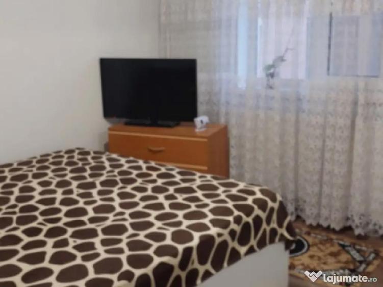 Apartament 2 camere de vanzare, situat in zona Poarta 6 - 2