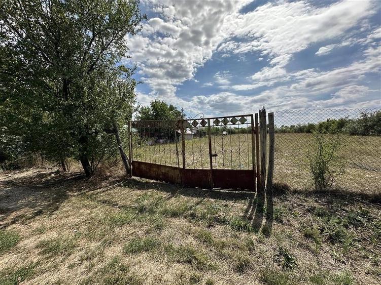 TEREN INTRAVILAN 1226 MP | ZONA CHISIRID - 2