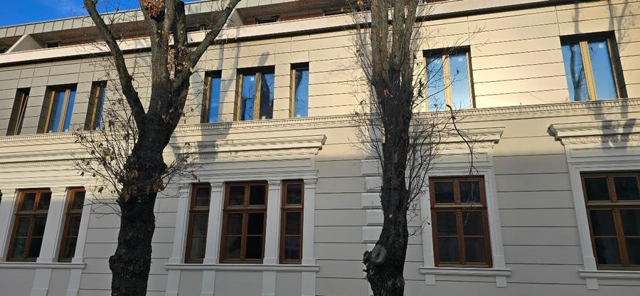 BIROURI DE INCHIRIAT ULTRACENTRAL ORADEA - CLADIRE NOUA - 1