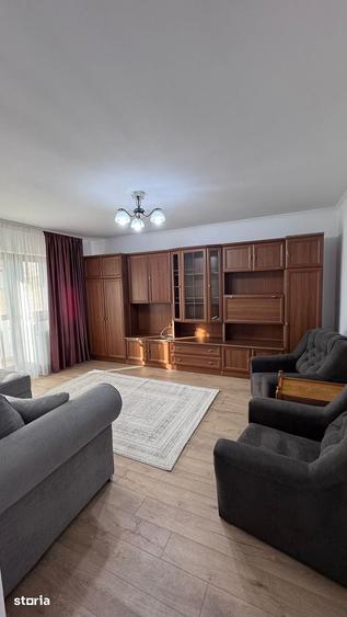 Apartament cu 4 camere semidecomandat în Central