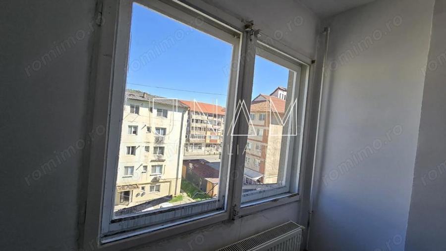 Apartament 41 mp, decomandat, centrala proprie zona Lunca, pret atractiv - 8