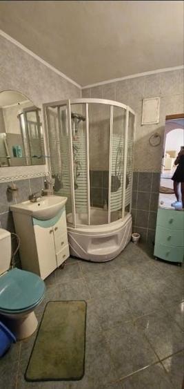 De vanzare apartament cu 3 camere - 5