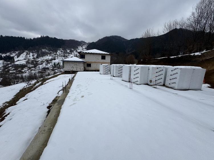 Teren 1200 mp + Proiect Casa (Radier finalizat)+ materialele incluse. - 1