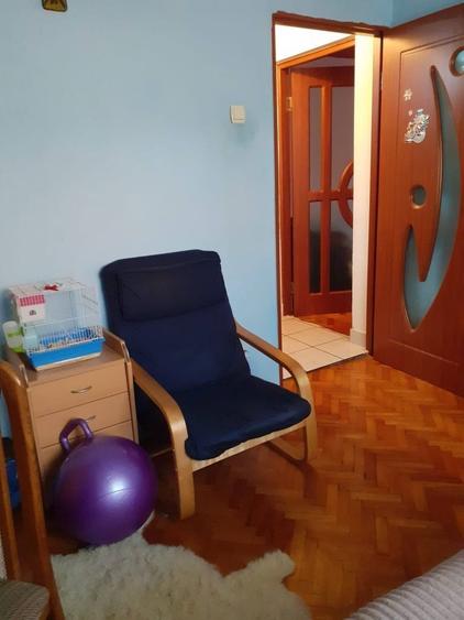 Inchiriez apartament . - 4