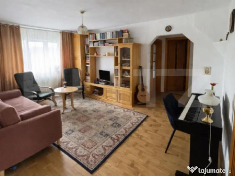 Apartament 4 camere, decomandat, 82 mp, 2 bai, etaj intermed - 3