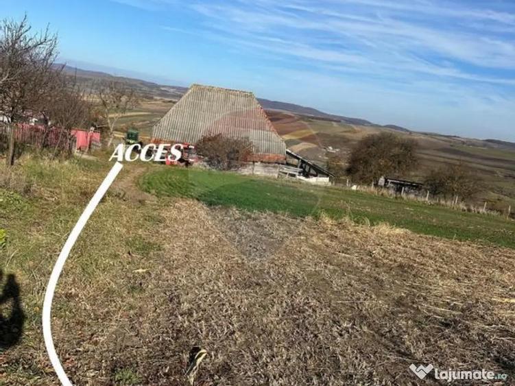 DE VANZARE - teren in ograda - 4