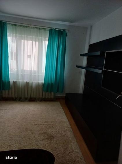 Inchiriez garsoniera - 2