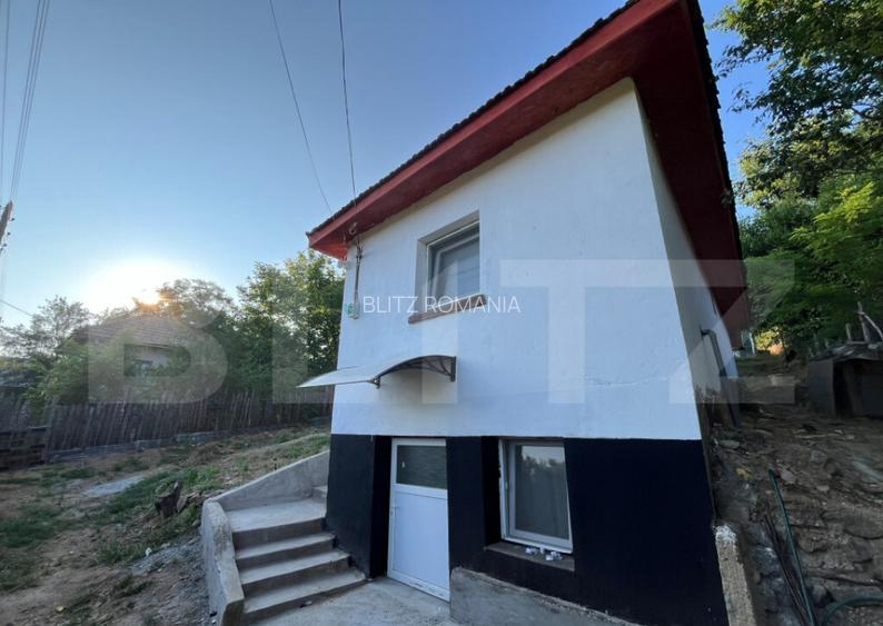 Casa renovata Varvoru de Sus, 30 mpu, 1000 mp curte.