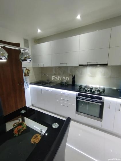 Apartament luxos complet mobilat, 2 camere, Deva