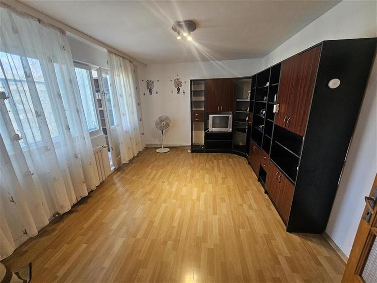 Resita, 3 Cam. Dec., Mobilat+Utilat, Micro 2 - 3