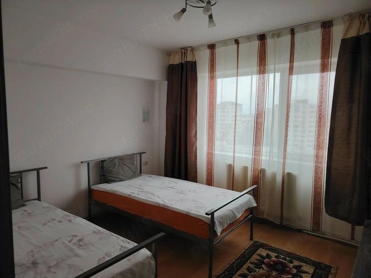 Apartament cu 3 camere decomandat în Letea