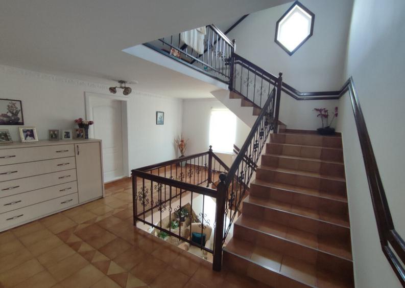 Casa cu garaj, teren 2000mp, chirie , Iaslovat - 3