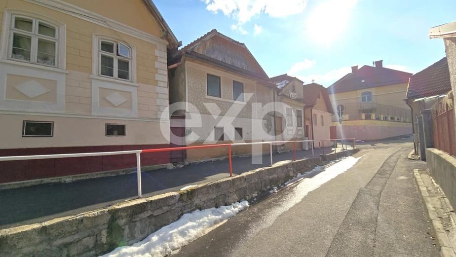 Casă cu potențial în Schei – cu front la două străzi | Strada Egalității - 2
