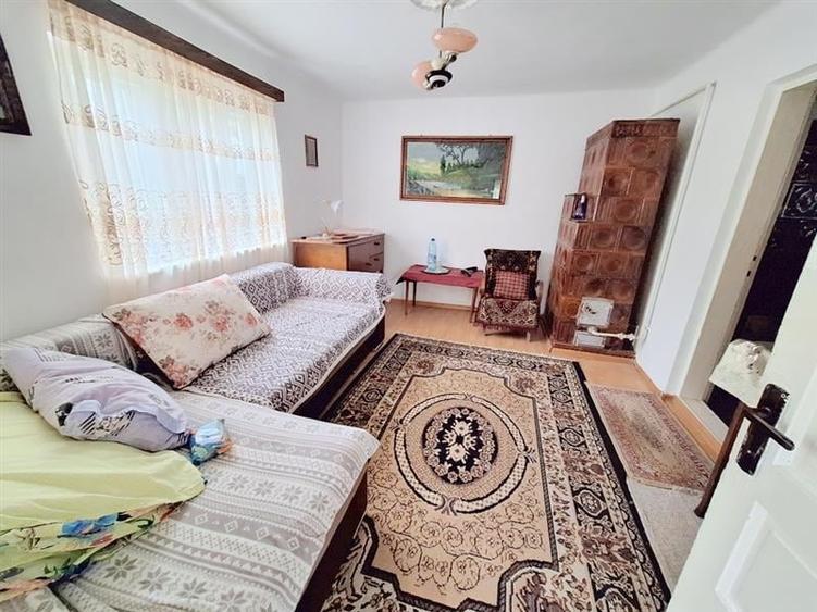 Casa batraneasca ,3 camere , teren 500 mp,zona CFR - 4