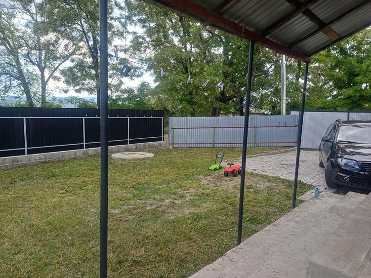Vand casa 100 m2 si curte 300m2 - 2