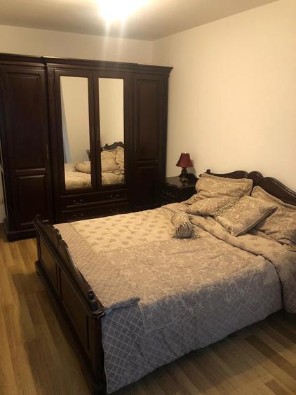 Apartament cu 4 camere decomandat, mobilat în Central