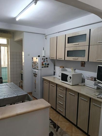 Inchiriez apartament 3 camere situat langa Spitalul jude?ean - 10