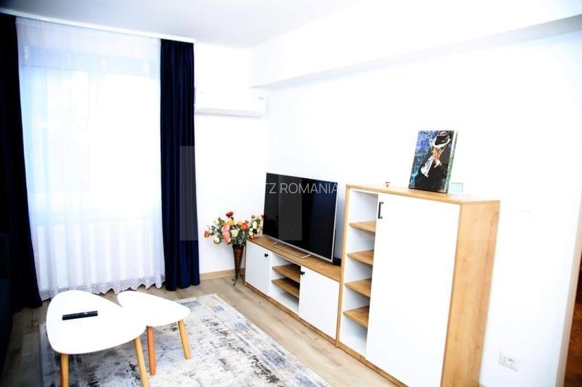 Apartament cu 2 camere semidecomandat în Ultracentral Apartament cu 2 camere semidecomandat în Ultracentral