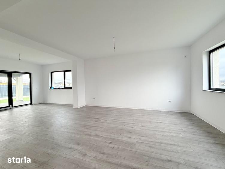 Casă cu 4 camere cu Teren 451 Mp în Miroslava