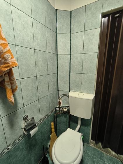 Apartament cu 3 camere semidecomandat în Cioceanu