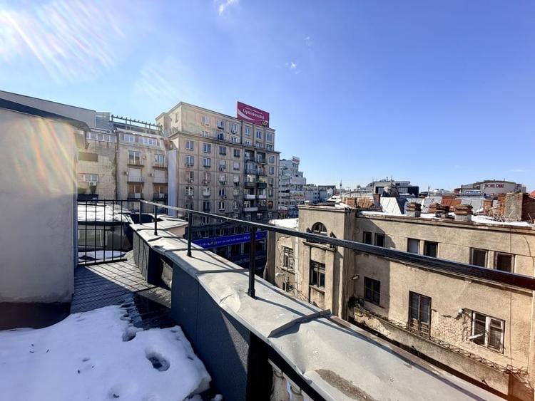 Birou, de 70 mp, în P-ța Romană